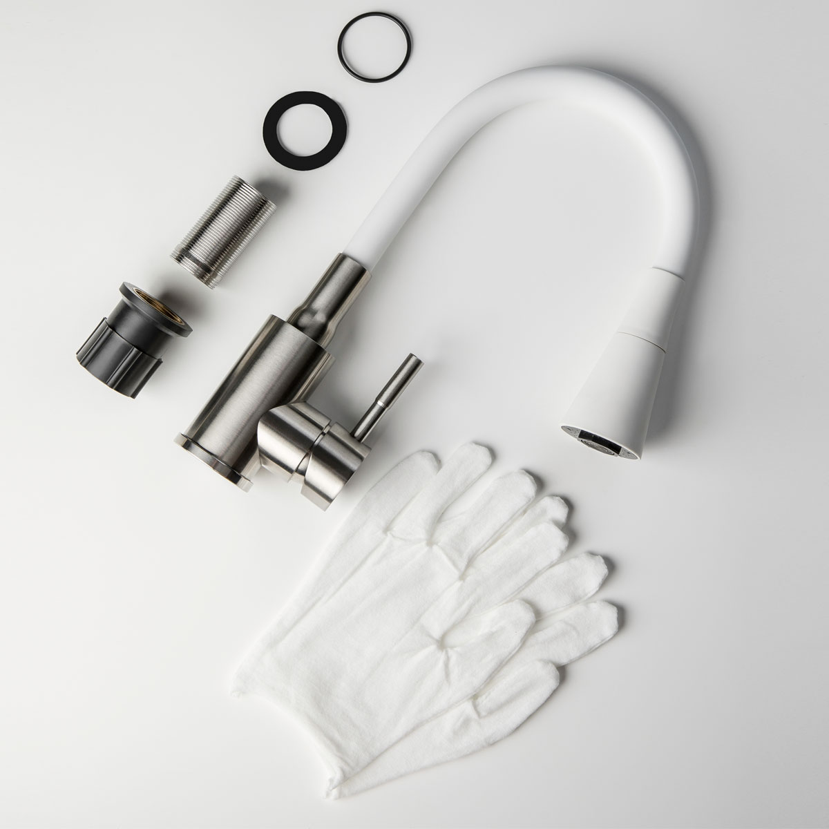 Фотография Смеситель кухня из нерж. ст. с гибким изливом с конической насадкой, белый VOLMAX