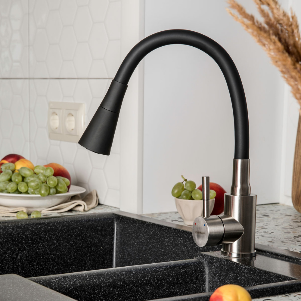 Фотография Смеситель кухня из нерж. ст. с гибким изливом с конической насадкой, черный VOLMAX