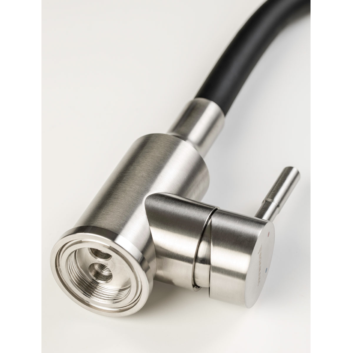 Фотография Смеситель кухня из нерж. ст. с гибким изливом с конической насадкой, черный VOLMAX